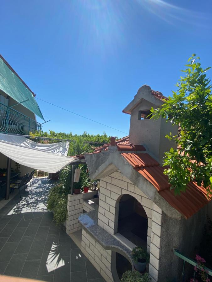 Apartman Petra Gustirna Eksteriør bilde